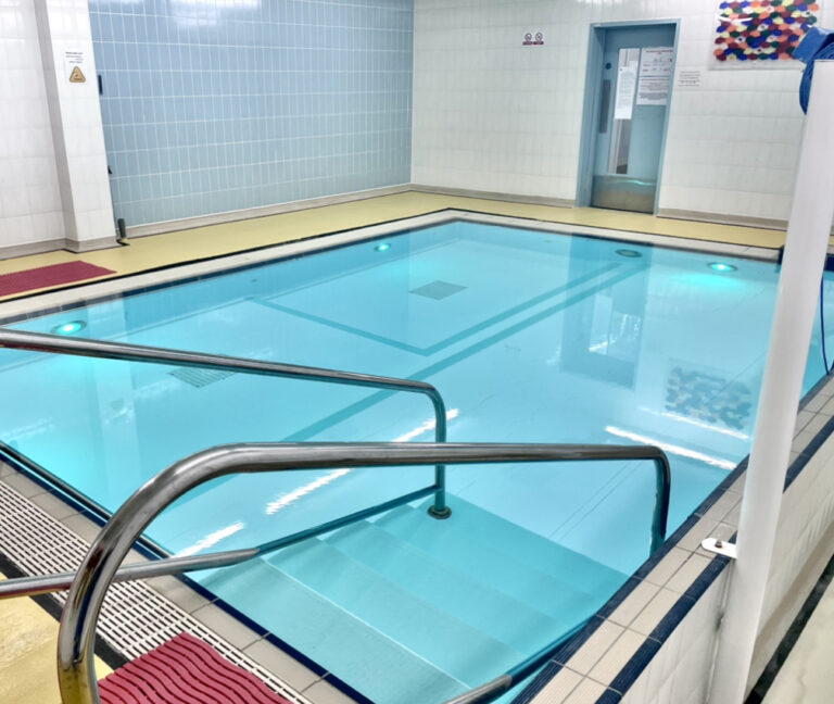 Baby Swimming Lessons – Turtle Tots Plymouth – Pool – Woodlands School