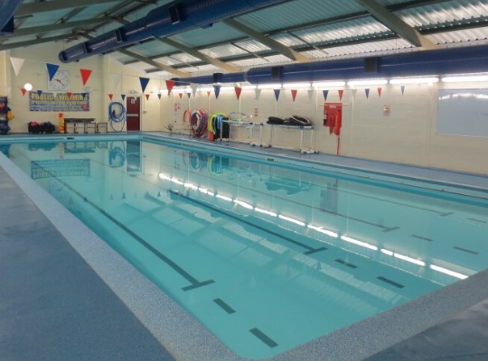 Baby Swimming Lessons – Turtle Tots South Hampshire – Pool – Bishops Waltham Junior School